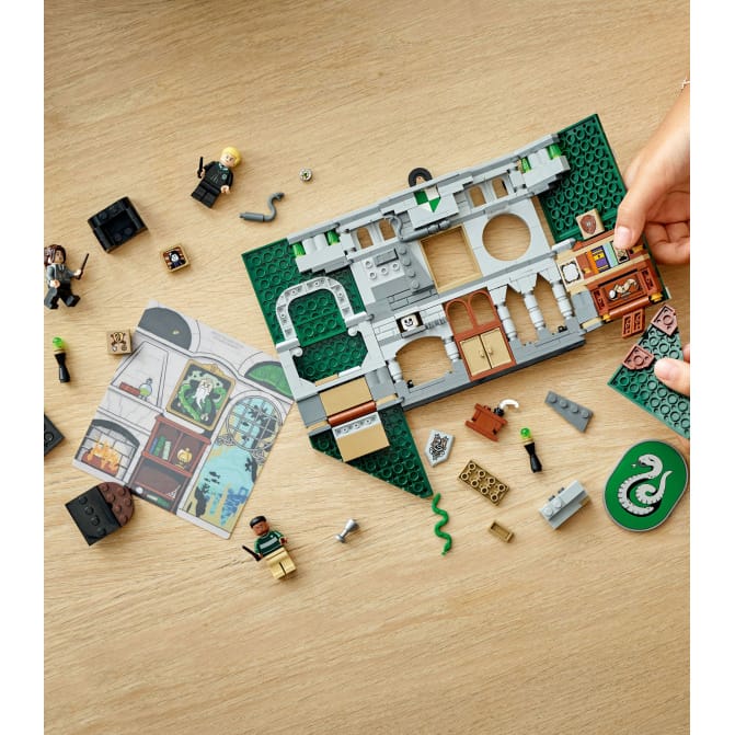Lego Harry Potter Slytherin™ House Banner 76410 - Image 5